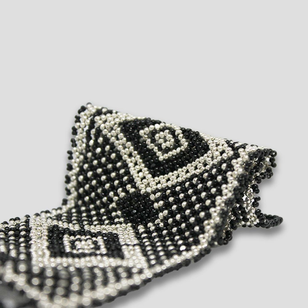 Pulsera negra