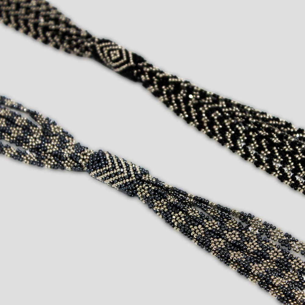 Collar corbatín platino-oscuro