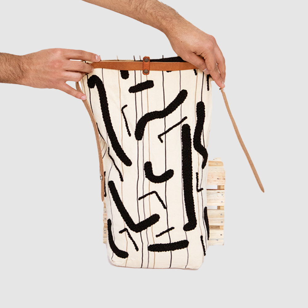 Curve travel bag