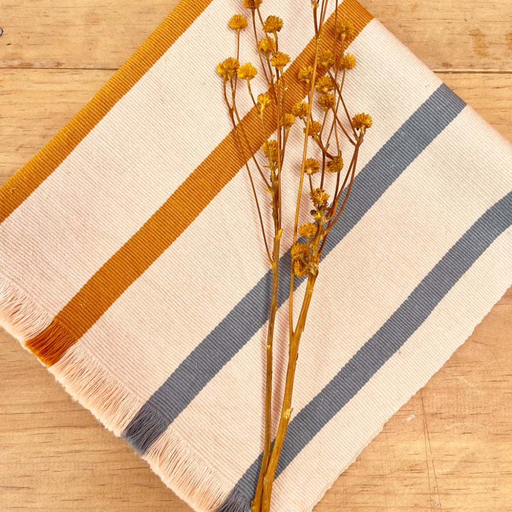 Two-tone woven napkin