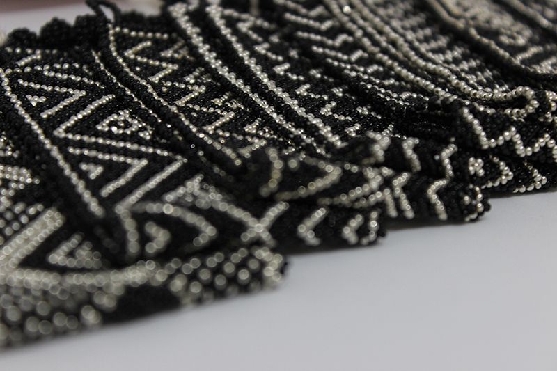 Pulsera negra