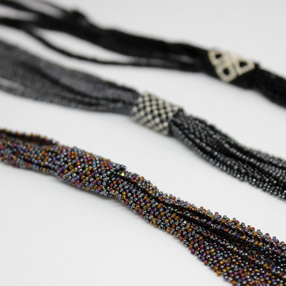 Collar corbatín cristal