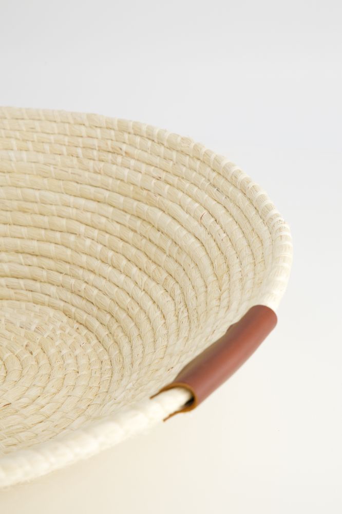 Canasta henequen con piel