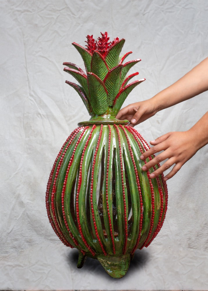 Piña calada Roja